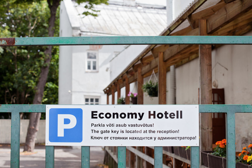 Economy Hotel Tallinn Exterior photo